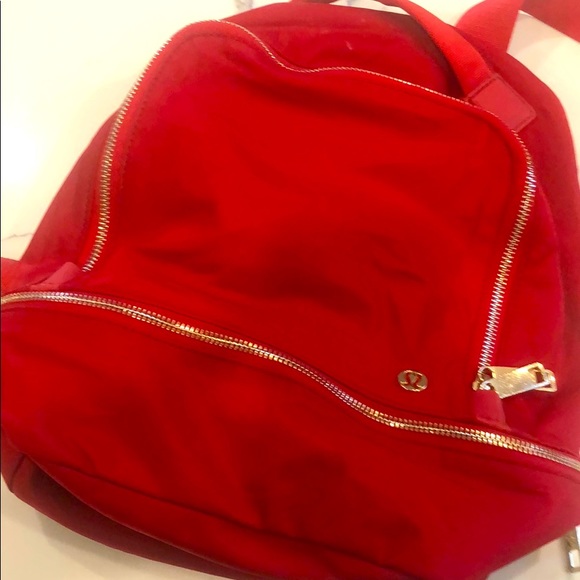 Lululemon City Adventure Mini *10L- Red